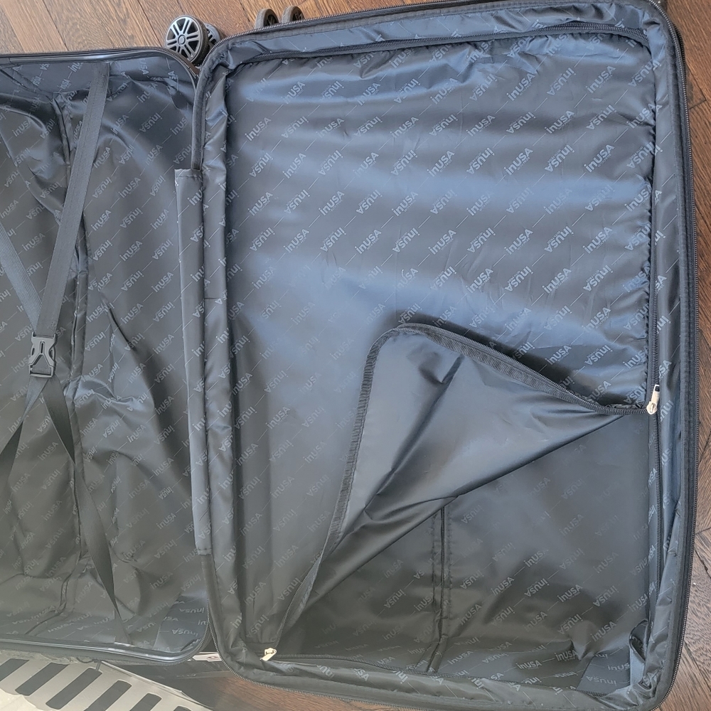 Brand NEW 28" inUSA hardshell luggage. Expandable,  TSA locks, 4 double wheels. - Picture 5 of 13